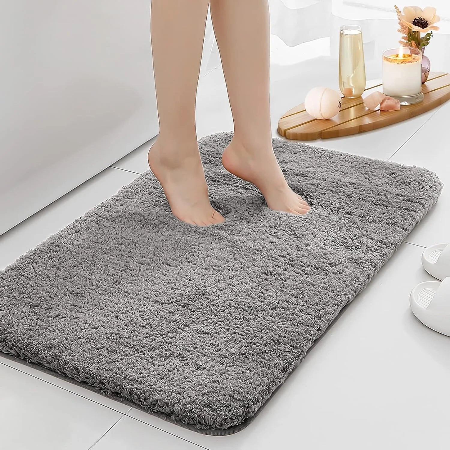 Long-Pile Bathroom Mat – Soft, Absorbent, Anti-Slip Carpet